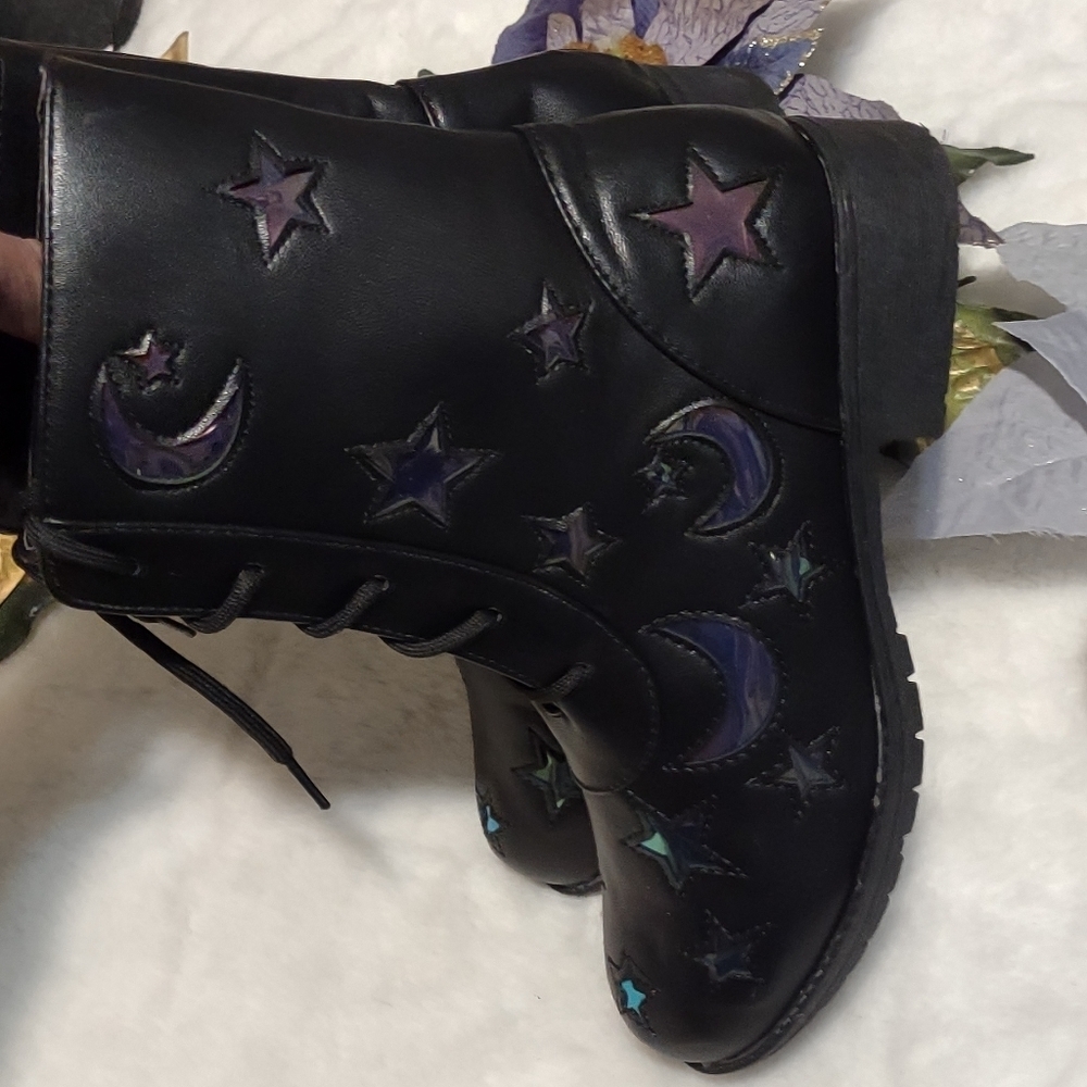 New condition boots for girls size6 - Picture 3 of 7
